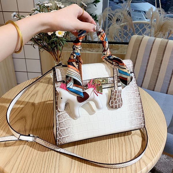 5a+ luxury bag designer handbags large capacity ladies crocodile casual one-shoulder messenger tote leather europe and america fashion
5a+ luxury bag designer handbags large capacity ladies crocodile casual one-shoulder messenger tote leather europe and america fashion