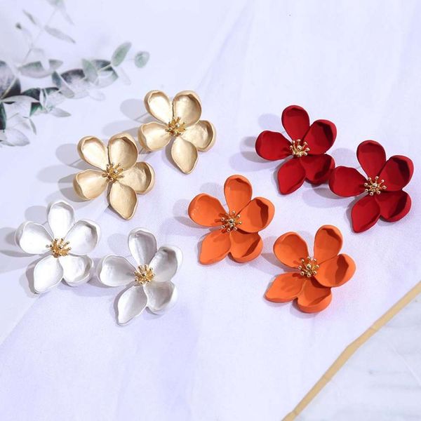 painting flower earrings female simple alloy girl net red earrings
painting flower earrings female simple alloy girl net red earrings
