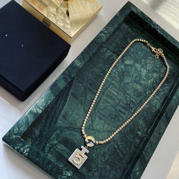 vintage perfume pendant necklace full crystal number 5 square charm short chain choker for brand designer women jewelry, Silver
vintage perfume pendant necklace full crystal number 5 square charm short chain choker for brand designer women jewelry, Silver