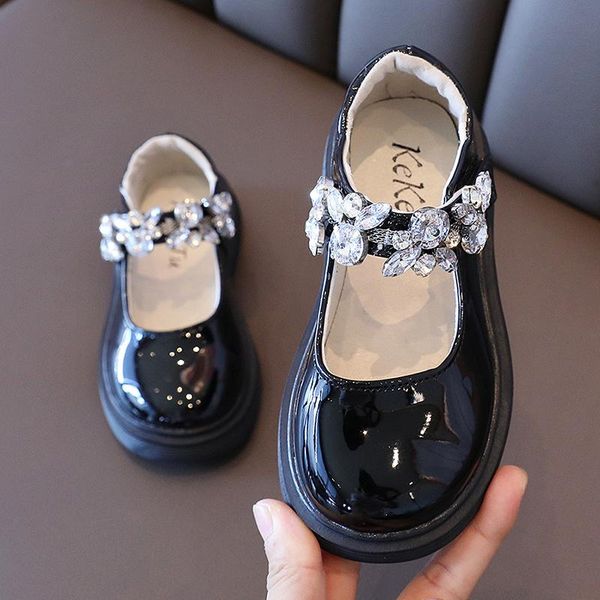 flat shoes 2021 princess school girls dress fashion rhinestone children' autumn leather sneakers 8 years old, Black;grey
flat shoes 2021 princess school girls dress fashion rhinestone children' autumn leather sneakers 8 years old, Black;grey