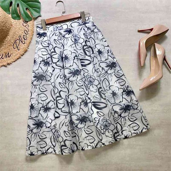 summer women simple ink dyed flower skirt gauze high waist umbrella casual a-line 210527, Black
summer women simple ink dyed flower skirt gauze high waist umbrella casual a-line 210527, Black