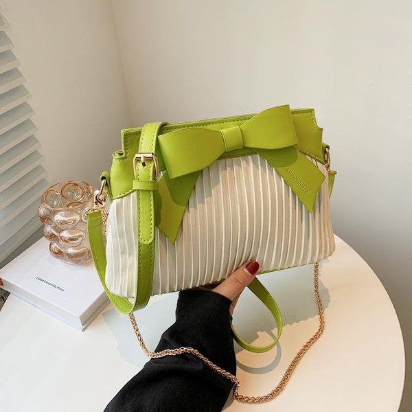 shoulder bags korean style personality design metal chain pu fashion bow pleated women commuting all-match messenger
shoulder bags korean style personality design metal chain pu fashion bow pleated women commuting all-match messenger