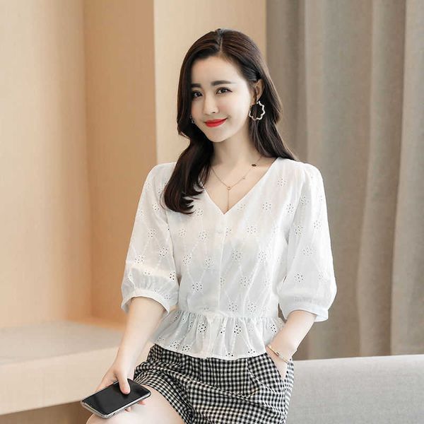 women spring summer cotton blouses half sleeve v-neck embroidery white color shirt office lady 's df3612 210609
women spring summer cotton blouses half sleeve v-neck embroidery white color shirt office lady 's df3612 210609