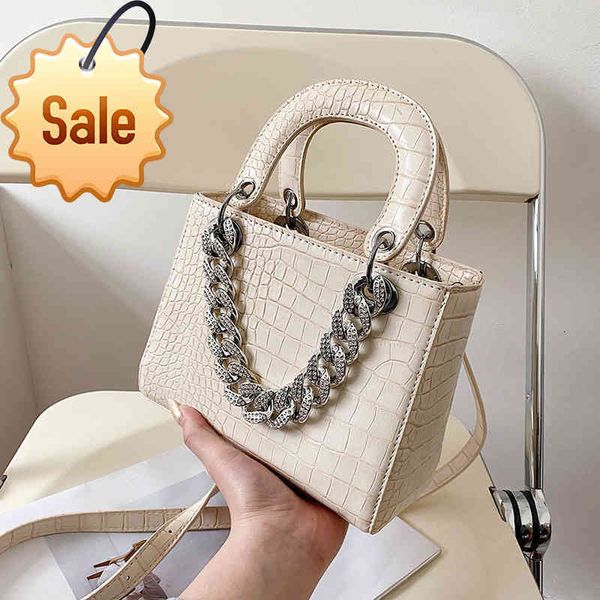 2021 new crocodile princess bag diamond chain small square bag texture foreign style one shoulder messenger handbag
2021 new crocodile princess bag diamond chain small square bag texture foreign style one shoulder messenger handbag
