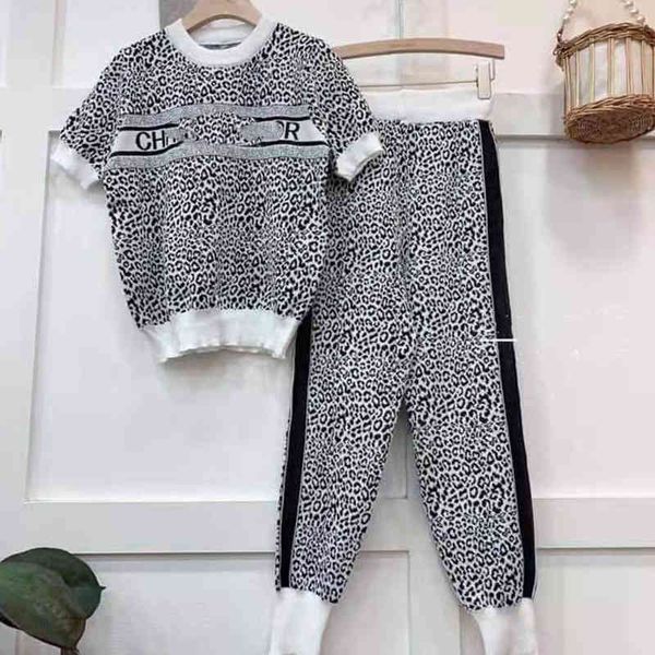 design clothing 2021 summer tide leopard print set women's slim short sleeve t-shirt + small foot pants two-piece set, White
design clothing 2021 summer tide leopard print set women's slim short sleeve t-shirt + small foot pants two-piece set, White