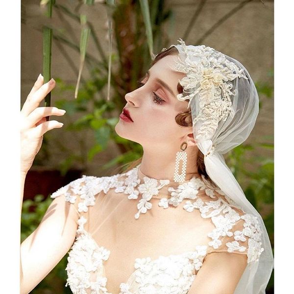 bridal veils gorgeous retro women wedding veil tulle lace appliques with 3d flowers headpieces, Black
bridal veils gorgeous retro women wedding veil tulle lace appliques with 3d flowers headpieces, Black