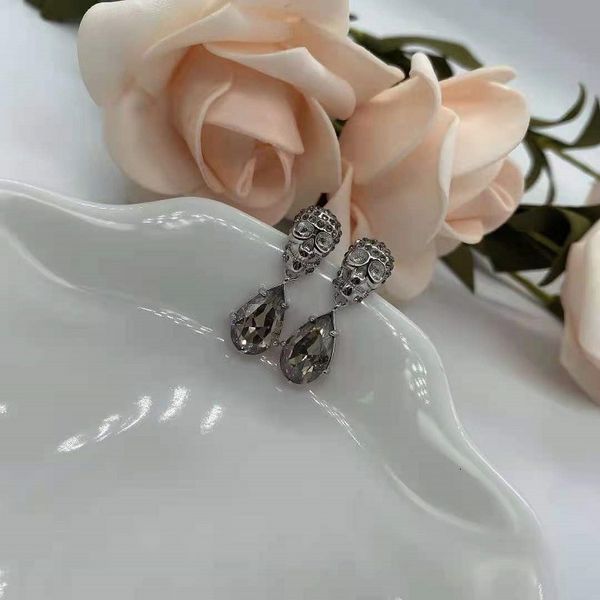 charms 21 year fashion skull dripping stone rhinestone earrings brass plated platinum 925 silver needle, Golden
charms 21 year fashion skull dripping stone rhinestone earrings brass plated platinum 925 silver needle, Golden