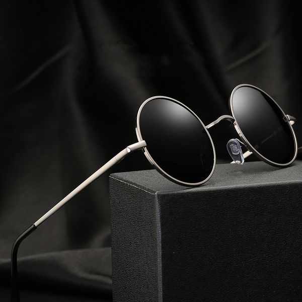 Gold Metal Polarized sunglasses Men Women Brand Designer Mode Retro Vintage Shield Shades Oculos De Sol Glasses wholesale, White;black
Gold Metal Polarized sunglasses Men Women Brand Designer Mode Retro Vintage Shield Shades Oculos De Sol Glasses wholesale, White;black