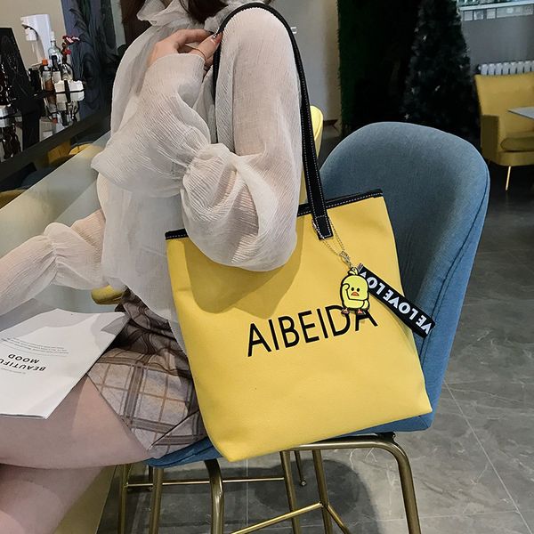 2021 new women's bag commuting large capacity one shoulder versatile small fresh tote handbag
2021 new women's bag commuting large capacity one shoulder versatile small fresh tote handbag