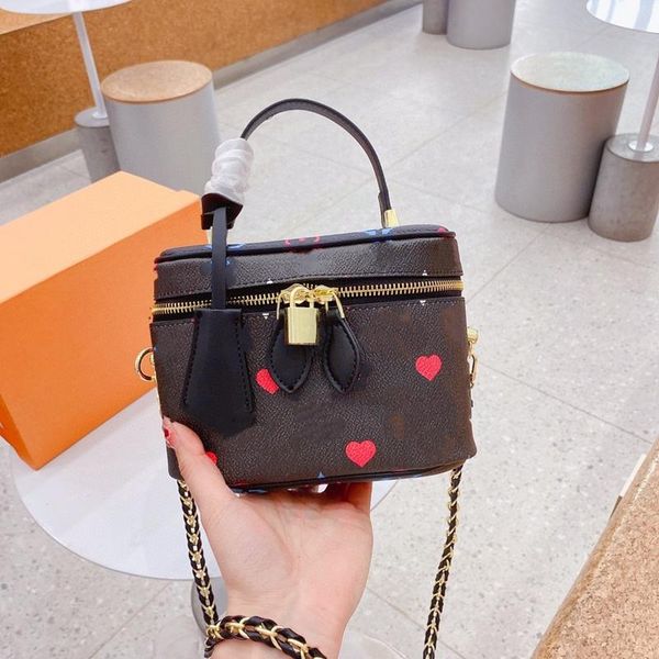 cosmetic bags & cases fashion trend mini inkjet version bag chain messenger woman all-match boutique shoulder
cosmetic bags & cases fashion trend mini inkjet version bag chain messenger woman all-match boutique shoulder