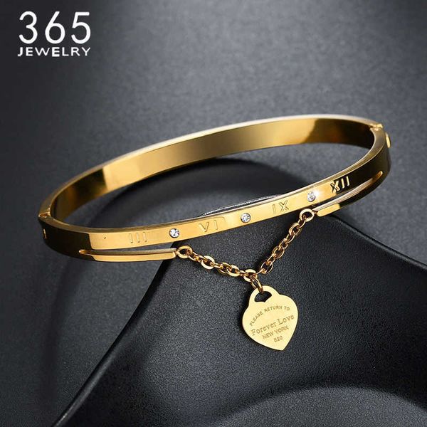 fashion cz stone heart brand bracelet with letters women stainless steel gold forever love couple bangle anniversary gift q0719, Black 
fashion cz stone heart brand bracelet with letters women stainless steel gold forever love couple bangle anniversary gift q0719, Black