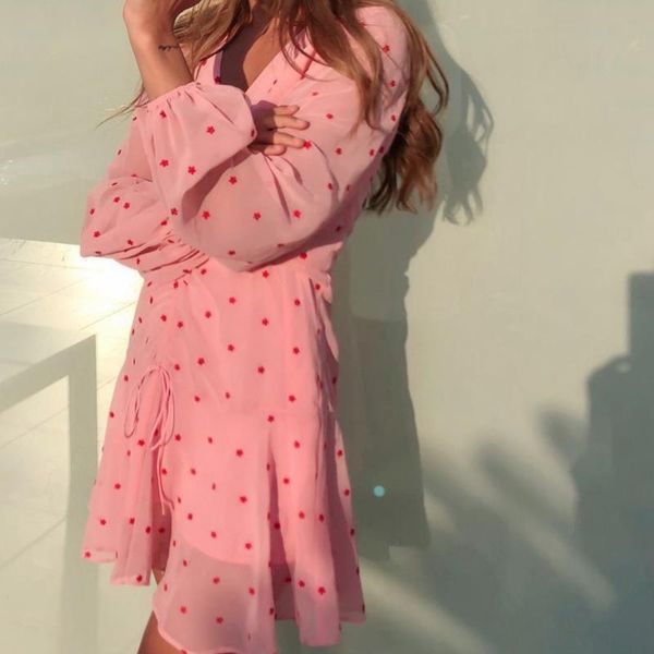 casual dresses pure pink embroidered flower elastic waist long sleeve dress, Black;gray
casual dresses pure pink embroidered flower elastic waist long sleeve dress, Black;gray