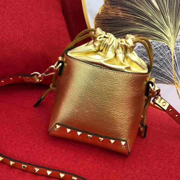 bucket bag handbag purse women bags fashion genuine leather plain cowhide rivet removable shoulder strap high quality
bucket bag handbag purse women bags fashion genuine leather plain cowhide rivet removable shoulder strap high quality