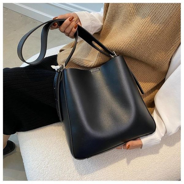 evening bags 2021 all-match autumn and winter large-capacity broadband messenger bag high-quality bucket texture large female
evening bags 2021 all-match autumn and winter large-capacity broadband messenger bag high-quality bucket texture large female