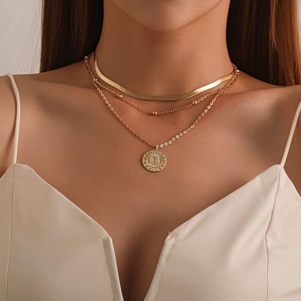 chokers 2021 bohemian choker statement necklace for women multi-layer round pendant ladies retro snake chain jewelry gift, Golden;silver
chokers 2021 bohemian choker statement necklace for women multi-layer round pendant ladies retro snake chain jewelry gift, Golden;silver
