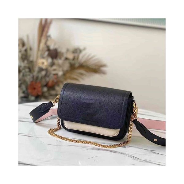 new arrivel designer luxury handbag lockme tender bag m58557 l flower pattern purse bags fashion shoulder purse bag fashion bag
new arrivel designer luxury handbag lockme tender bag m58557 l flower pattern purse bags fashion shoulder purse bag fashion bag
