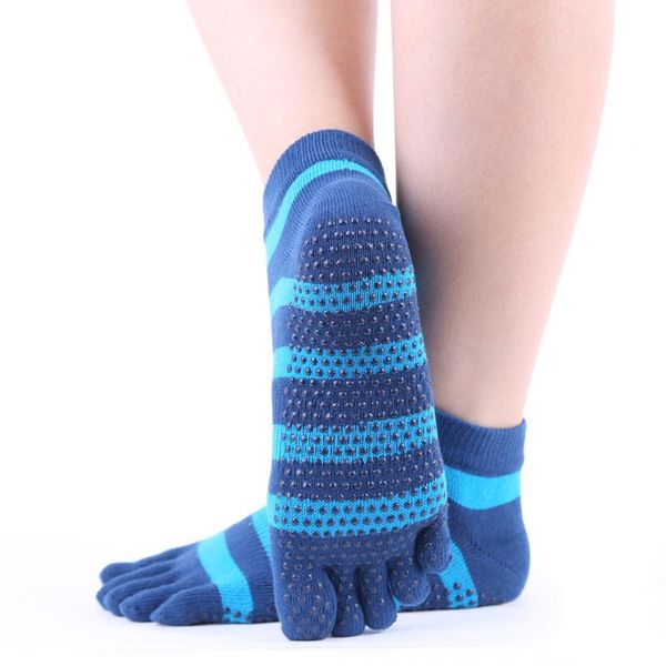 sports socks 3 pairs five toe yoga with anti-slip dot for women pilates training active wear rubber non-slip, Black 
sports socks 3 pairs five toe yoga with anti-slip dot for women pilates training active wear rubber non-slip, Black