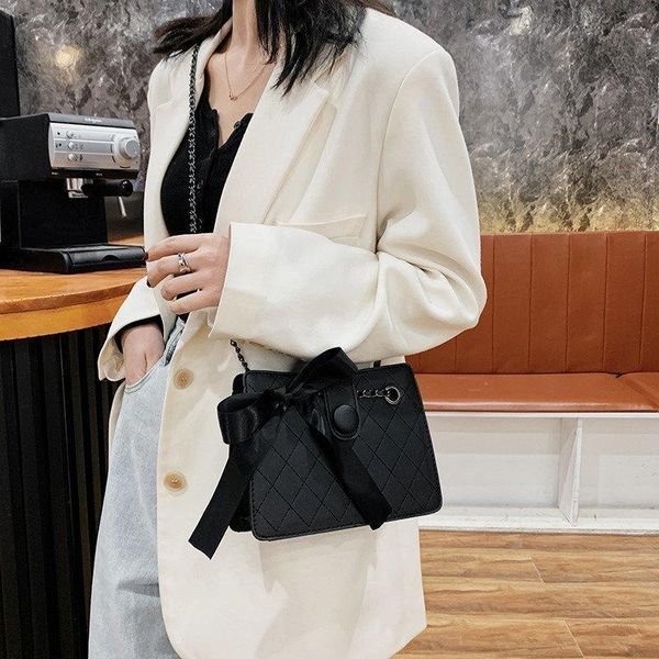 evening bags bag women 2021 fashion rhombic embroidery thread bow chain shoulder messenger temperament pu small square
evening bags bag women 2021 fashion rhombic embroidery thread bow chain shoulder messenger temperament pu small square