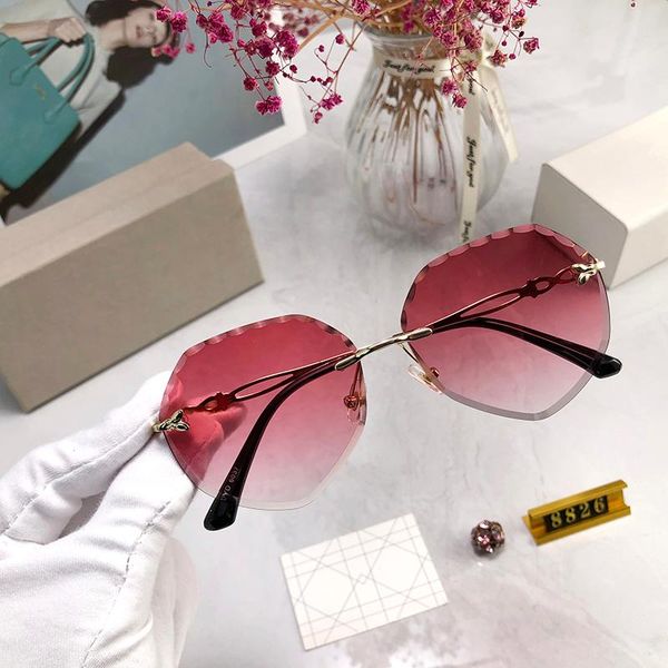 sunglasses luxury ladies heart-shaped sun glass multicolor coated lenses brand designer glasses fashion shopping eyewear, White;black
sunglasses luxury ladies heart-shaped sun glass multicolor coated lenses brand designer glasses fashion shopping eyewear, White;black