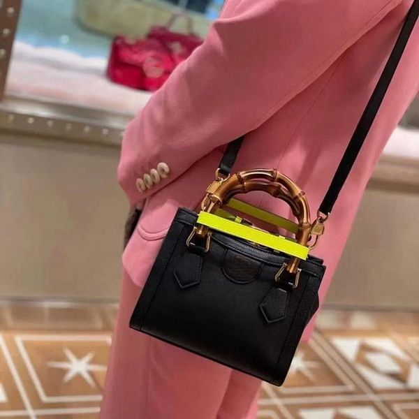 waist bags original luxury bamboo bag women leather classic design tote elegant and noble handbag
waist bags original luxury bamboo bag women leather classic design tote elegant and noble handbag