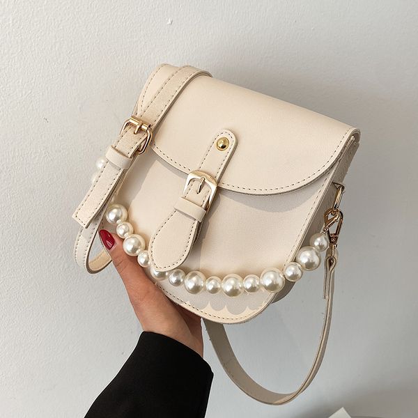 niche design high-end western bag female 2021 new fashion messenger bag pearl portable square bag shoulder width 17cm
niche design high-end western bag female 2021 new fashion messenger bag pearl portable square bag shoulder width 17cm