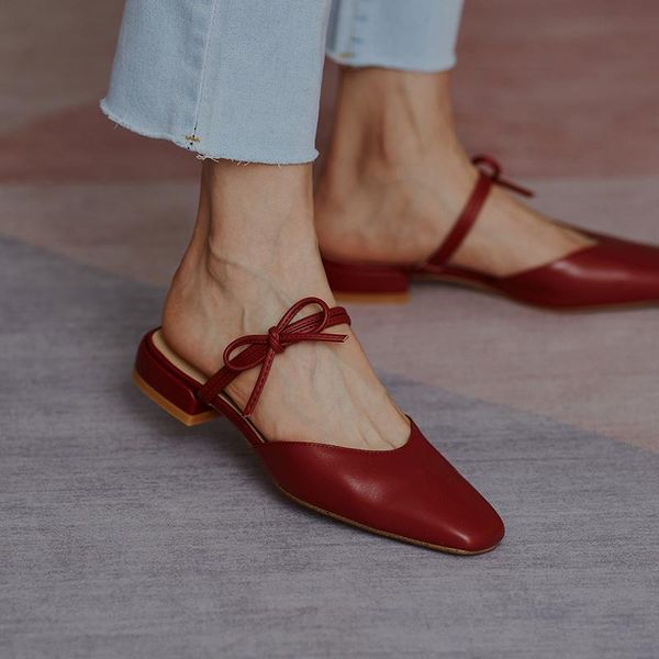 slippers 2021 summer fashion square head sandals leather thick heel half baotou wild bow women shoes z827, Black
slippers 2021 summer fashion square head sandals leather thick heel half baotou wild bow women shoes z827, Black