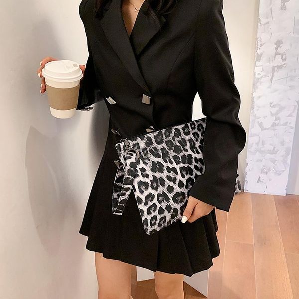 duffel bags female fashion square snake print wristlet clutch women casual purse pu leather handbag money phone pouch wallet torebki damskie
duffel bags female fashion square snake print wristlet clutch women casual purse pu leather handbag money phone pouch wallet torebki damskie