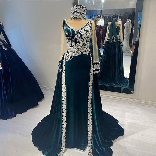 traditional albanian caftan evening dresses with detachable train applique hunter costume robe de soiree de mariage prom gowns2918, Black;red
traditional albanian caftan evening dresses with detachable train applique hunter costume robe de soiree de mariage prom gowns2918, Black;red
