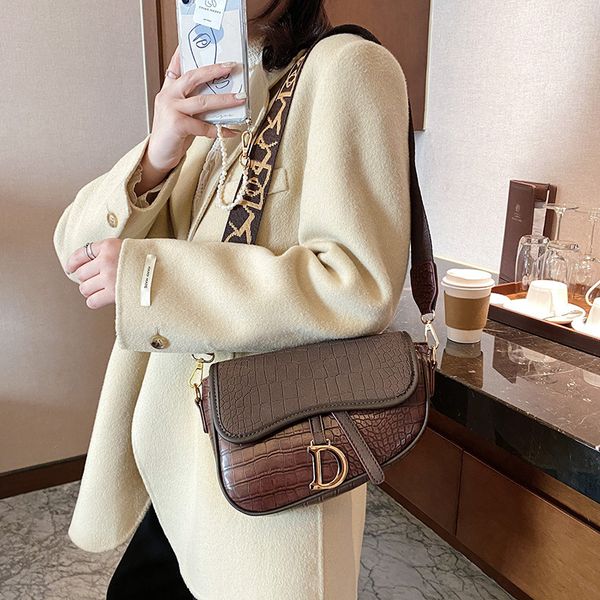 designer handbags stone wide strap saddle 2021 spring new small women's fashion single shoulder diagonal handbag
designer handbags stone wide strap saddle 2021 spring new small women's fashion single shoulder diagonal handbag