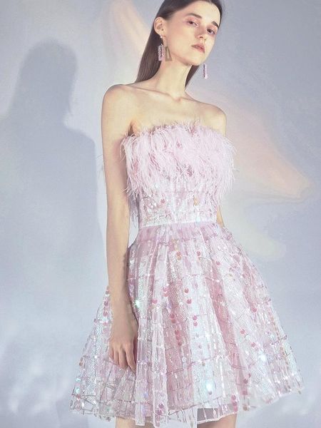 casual dresses european summer heavy industry sequined patchwork feather sweet light luxury mini women fashion streetwear 2021, Black;gray
casual dresses european summer heavy industry sequined patchwork feather sweet light luxury mini women fashion streetwear 2021, Black;gray