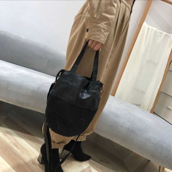handmade leather single shoulder leather head, lady's hand, woven bag with wax rope black friday nnen
handmade leather single shoulder leather head, lady's hand, woven bag with wax rope black friday nnen