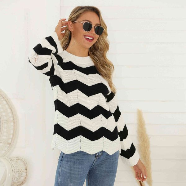 fashion sweater fine woolen 2021 women's knitted stripe round neck pullover, White;black 
fashion sweater fine woolen 2021 women's knitted stripe round neck pullover, White;black