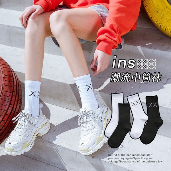 socks children's autumn and winter medium socks cotton ins korean version sports style high black white women's long tube
socks children's autumn and winter medium socks cotton ins korean version sports style high black white women's long tube