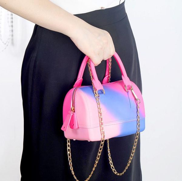 2020 new portable messenger bag trend color 16contrast mini shell transparent beach color jelly bag25, Red;black
2020 new portable messenger bag trend color 16contrast mini shell transparent beach color jelly bag25, Red;black