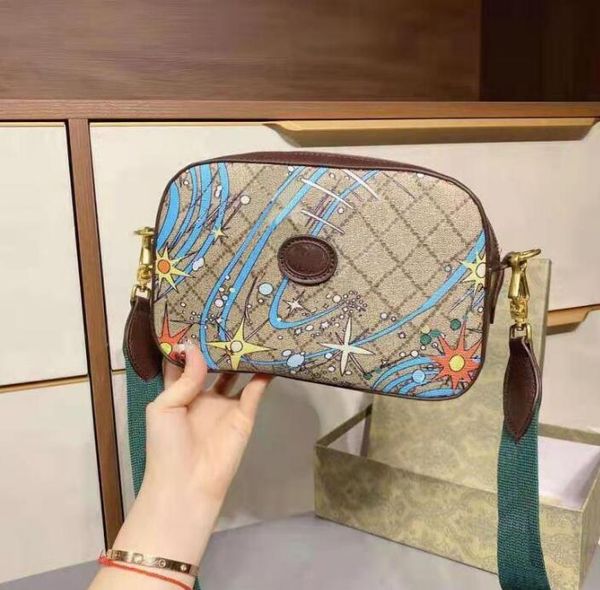 2021 classic luxury designer shoulder bag fashion messenger handbag woman girl street camera quality
2021 classic luxury designer shoulder bag fashion messenger handbag woman girl street camera quality