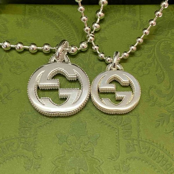 iter women g interlocking necklace s925 silver letter it men's and women's pendant
iter women g interlocking necklace s925 silver letter it men's and women's pendant
