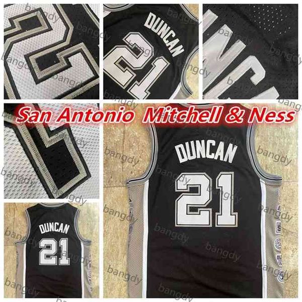 Mitchell&Ness Basketball Vintage Mens De Rozan 21 Dun Can Jersey Mesh Fabric Embroidered Stitched Retired Commemorative Edition Stock, Color1 
Mitchell&Ness Basketball Vintage Mens De Rozan 21 Dun Can Jersey Mesh Fabric Embroidered Stitched Retired Commemorative Edition Stock, Color1