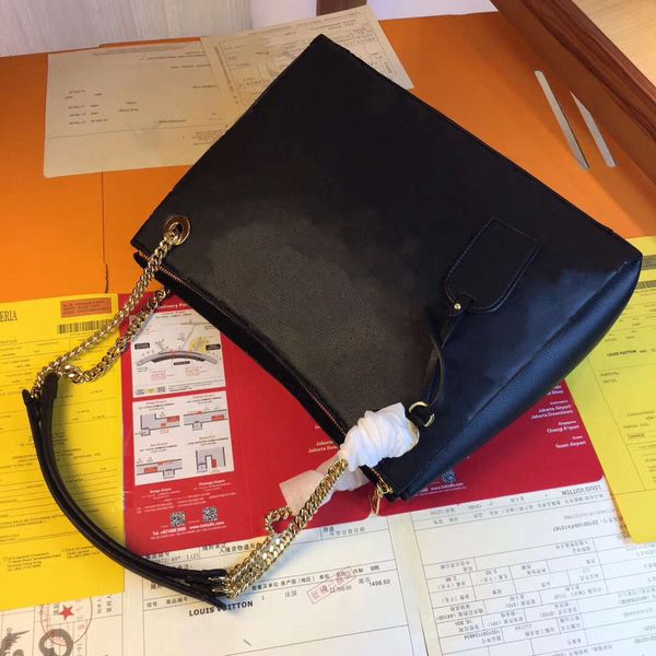 new brand designer tote bag flowers 7a+ women handbags lamb leather purse freshipiing come with box and receipt
new brand designer tote bag flowers 7a+ women handbags lamb leather purse freshipiing come with box and receipt