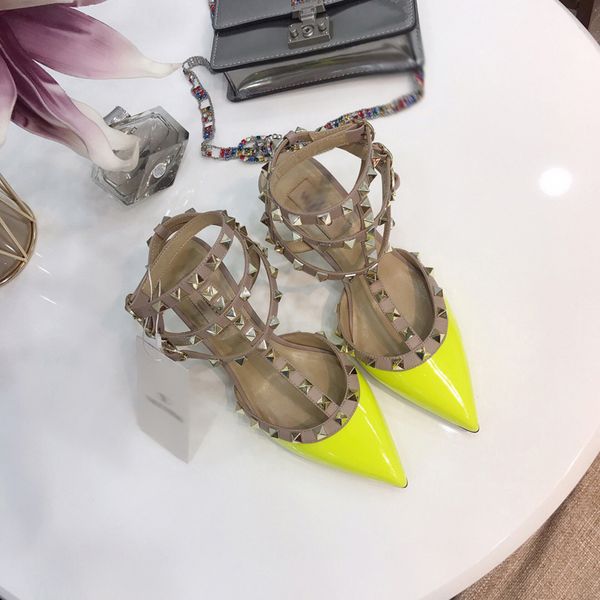2021 good quality fashion women luxurys designers shoes designer sandals womens luxury high heels sandal dress shoess with box size 35-41 -h, Black
2021 good quality fashion women luxurys designers shoes designer sandals womens luxury high heels sandal dress shoess with box size 35-41 -h, Black