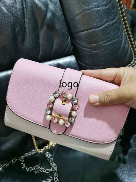 luxury handbags 2021 new / diamond inlaid single shoulder messenger bag flip color matching small square chain envelope hand bag
luxury handbags 2021 new / diamond inlaid single shoulder messenger bag flip color matching small square chain envelope hand bag