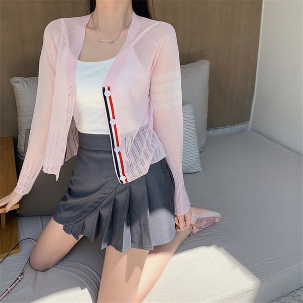 21 summer new v-neck short sunscreen knitted cardigan women's college style thin coat with air conditioner outside, White
21 summer new v-neck short sunscreen knitted cardigan women's college style thin coat with air conditioner outside, White