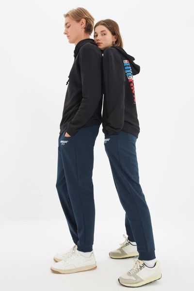 running pants trendyol regular printed knit sweatpants tmnaw22ea0350, Black;blue
running pants trendyol regular printed knit sweatpants tmnaw22ea0350, Black;blue