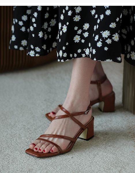 dress shoes summer cross-strap gladiator sandal women's 2021 brown leather andromeda style high heel, Black
dress shoes summer cross-strap gladiator sandal women's 2021 brown leather andromeda style high heel, Black