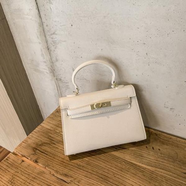 fashion ladies quality luxury 2021 bags designers classical female handbags silver hardwar shoulder ba handbag q016
fashion ladies quality luxury 2021 bags designers classical female handbags silver hardwar shoulder ba handbag q016