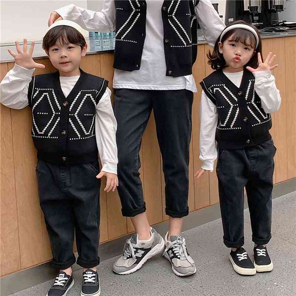 2021 korean children's clothing autumn winter new parent-child cowboy pants boys and girls a family of three or four casual pants trend, Black;white
2021 korean children's clothing autumn winter new parent-child cowboy pants boys and girls a family of three or four casual pants trend, Black;white