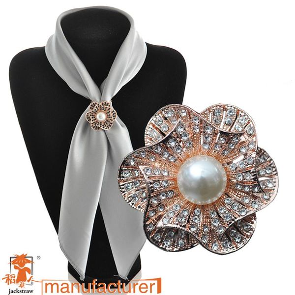 pins, brooches 2021 fashion scarf jewelry rhinestone brooch three circles twined gold buckle for wedding, Gray
pins, brooches 2021 fashion scarf jewelry rhinestone brooch three circles twined gold buckle for wedding, Gray