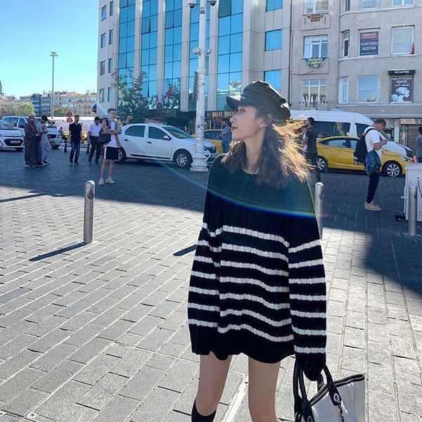 striped sweater for women's fall / winter 2021 long sleeve pullover, medium length and loose fit, large size knitting sweaters, White;black
striped sweater for women's fall / winter 2021 long sleeve pullover, medium length and loose fit, large size knitting sweaters, White;black