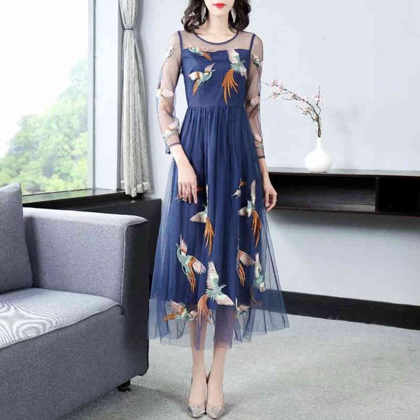 spring-summer mesh perspective sleeve embroidered animal party women's midi temperament dress, Black;gray
spring-summer mesh perspective sleeve embroidered animal party women's midi temperament dress, Black;gray