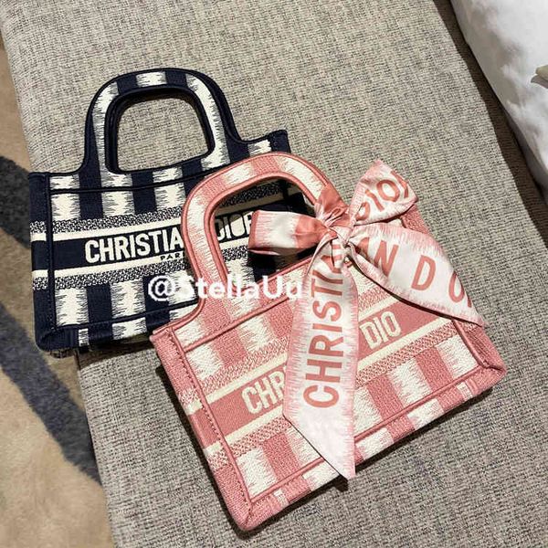 family pink mini embroidered female summer letter old flower canvas shopping bag tote handbag
family pink mini embroidered female summer letter old flower canvas shopping bag tote handbag