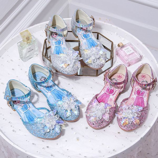 2021 autumn new girl leather shoes princess high heel crystal children's sandals chinese baby baby ice and snow, Black;red
2021 autumn new girl leather shoes princess high heel crystal children's sandals chinese baby baby ice and snow, Black;red